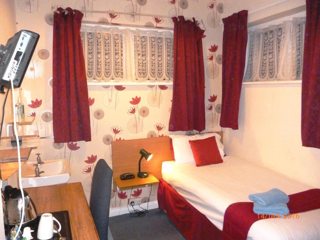 Grange Lodge Hotel - B&B 런던 객실 사진