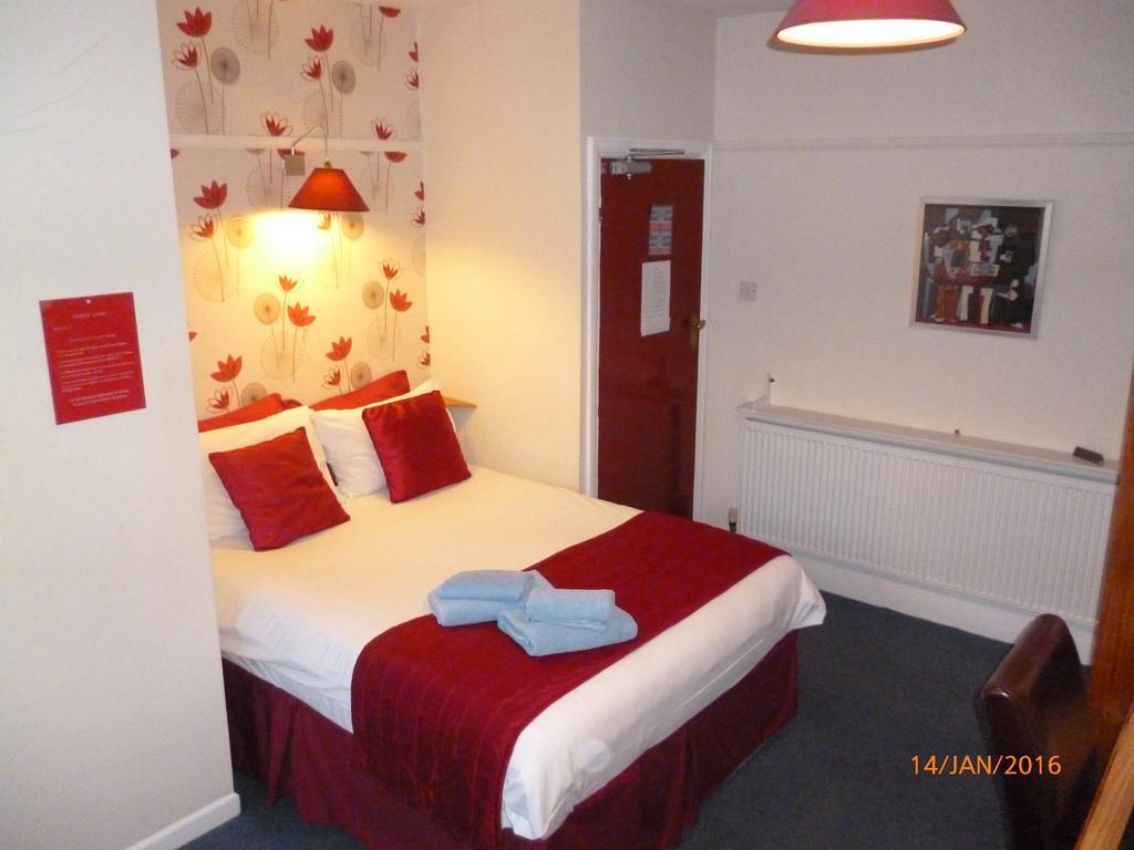 Grange Lodge Hotel - B&B 런던 객실 사진