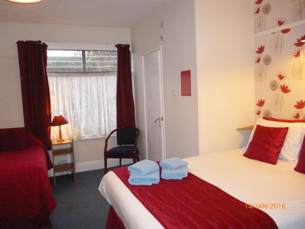 Grange Lodge Hotel - B&B 런던 객실 사진